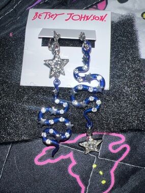 BNWT Betsey Johnson Blue Metallic Snake & Star Drop Earrings